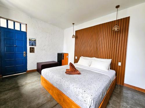 1 queen bed