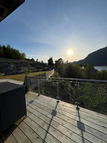 Turer, avslapping, jakt, fiske, utsikt in เอทน่ะ