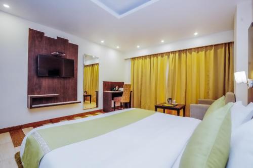 AN Resort Mashobra !! balcony view rooms !! parking !! open terrace !! playing zone !! FREE BONFIRE