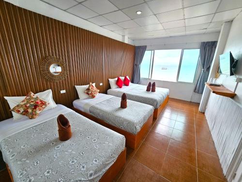 room detail thumbnail 2