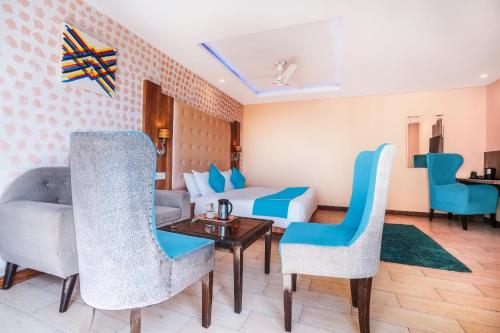 AN Resort Mashobra !! balcony view rooms !! parking !! open terrace !! playing zone !! FREE BONFIRE