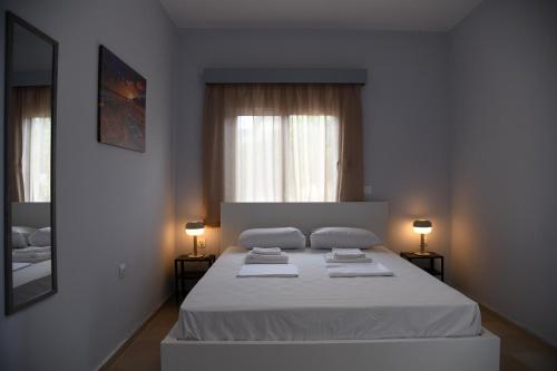 1 queen bed, 1 twin bed