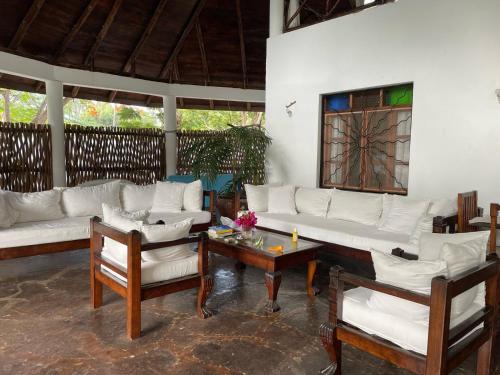 Pandangan, Nyumba Malaika in Malindi