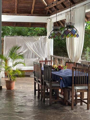 Makanan dan Minuman, Nyumba Malaika in Malindi