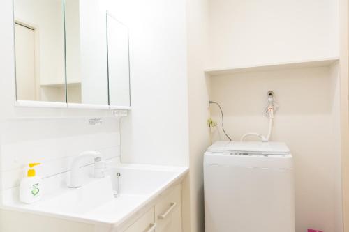 天下茶屋駅 花園町駅 3分 なんば10分Tengacyaya Ra Hotel Room Type - Family Suite with Balcony 天下茶屋駅 花園町駅 3分 なんば10分Tengacyaya Ra Hotel Room Type - Family Suite with Balcony