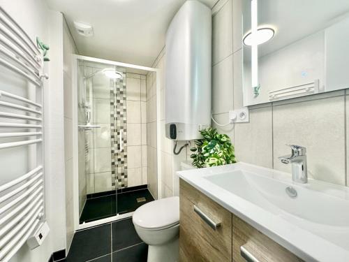 Shower, Le Populaire, cosy et lumineux near Limoges-Bellegarde Airport