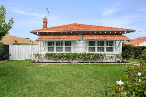 منظر, Stunning home - Walk to beach in Newport