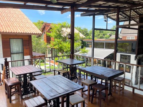 Baanrongmai Canal Front