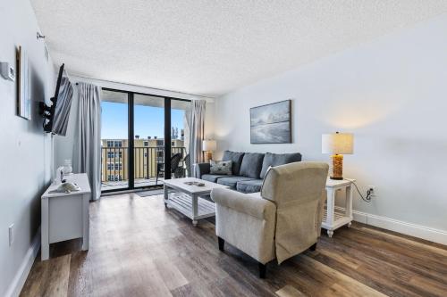 New Updated Ocean view Top Floor Pool Trillium 802 in New Smyrna Beach, USA
