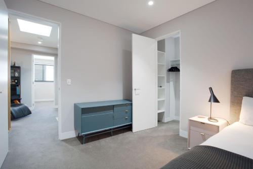 The Modern Marvel, Turramurra