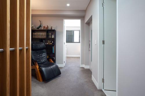 The Modern Marvel, Turramurra