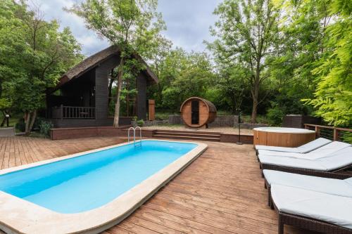 Tree House - image 6