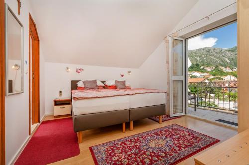 Studio with Balcony and Sea View