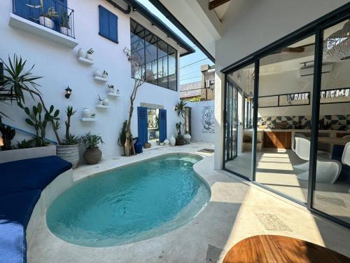 Santorini Suites