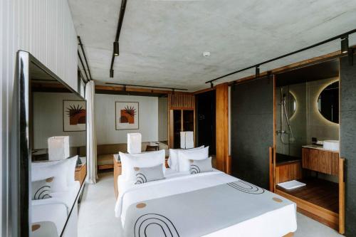 576315924 The Komu Canggu Bali
