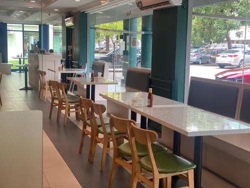 Restaurant, Grand Topaz Hotel in Jerudong