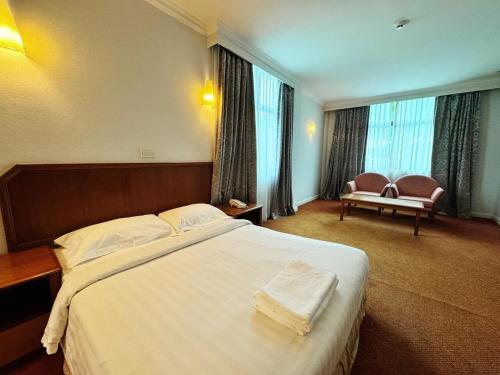 Standard Double Room image 3