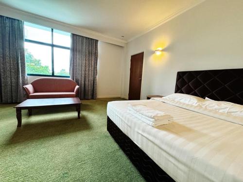 Deluxe Double Room image 2