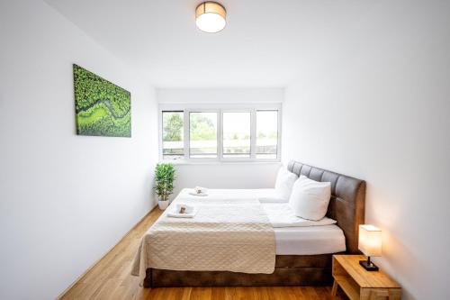 FREE Parking, Luxury Beds, Nespresso, Netflix in Wels