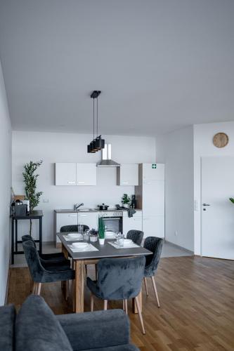 dapur, FREE Parking, Luxury Beds, Nespresso, Netflix in Wels