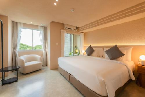 room detail thumbnail 1
