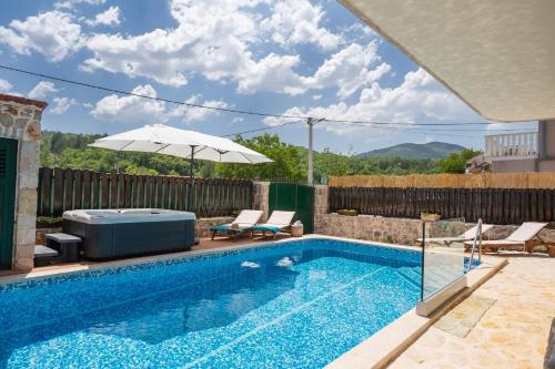 Iekārtas, Villa Old House I Hot tub and pool, near Imotski in Šumet
