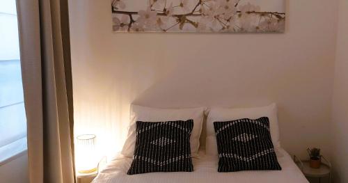 Cosy & modern historical cottage in old town - Leon 4P - Tap to explore photos