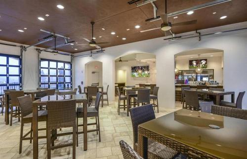Resort Townhome w/PRIVATE Pool & BBQ, near Disney!