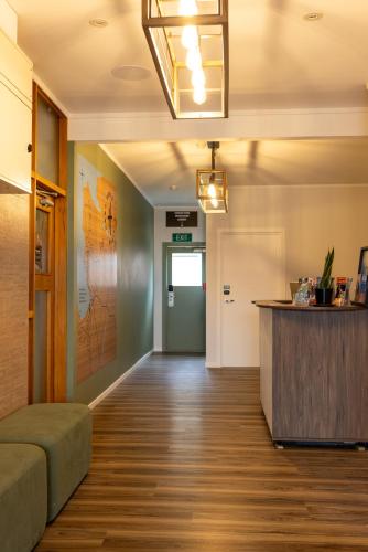 Entrada, Haka House Wanaka (ex purple cow)  in Wanaka