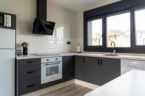 2 bedrooms, 3 beds