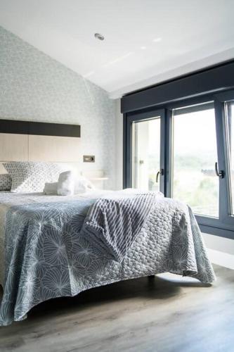2 bedrooms, 4 beds