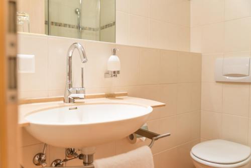 Hotel Beim Schrey - image 2