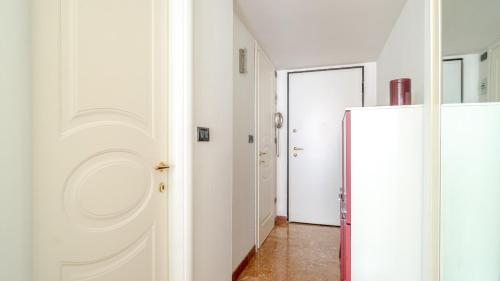 Studio Apartment image 10
