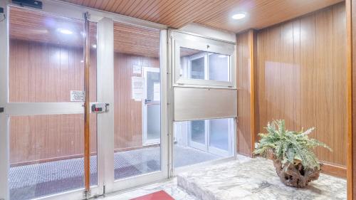 Studio Apartment image 2