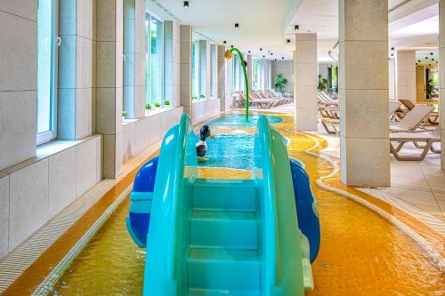 Peldbaseins, Ambient Hotel & Thermal Spa in Sikonda
