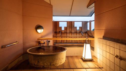 Open air bath, Omoideno Jinde in Lover's Cape