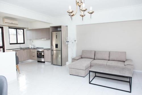 Modern apt in heart of Paleo Faliro - image 8