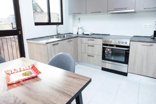 Modern apt in heart of Paleo Faliro - image 10