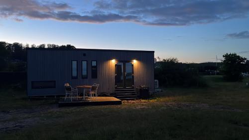 Tiny Seaside - Skarrev