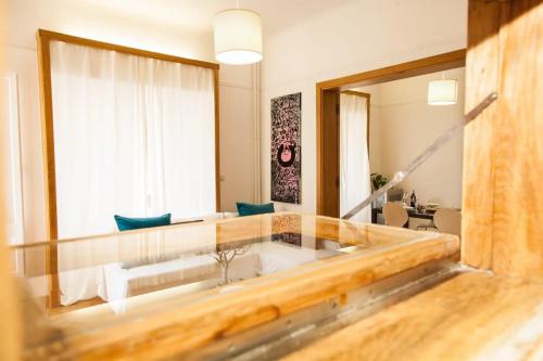 Experience Luxury and Comfort in the Heart of Kolonaki - image 13