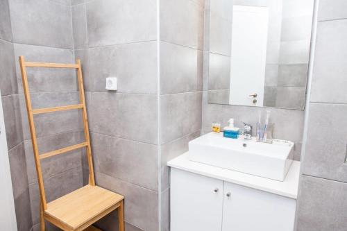 Athens Kolonaki Gem Chic Modern Apartment - image 9