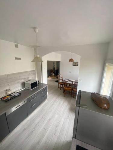 Chez Suzanne in แซ็ง-แปร์-ซูร์-ลัวร์