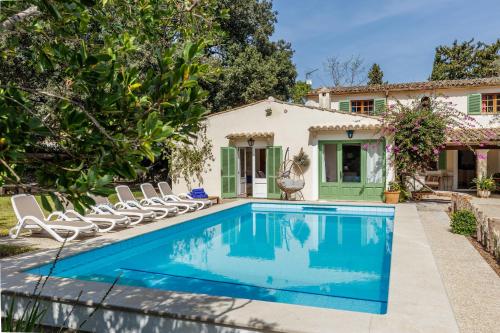 Villa Can Creus - Tap to explore photos