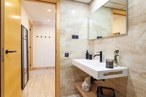 Two-Bedroom Apartment with Balcony and Terrace image 10