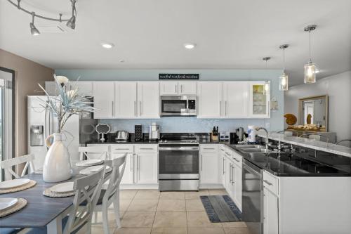 Origin 1203 - Two Bedroom Gulf View condo - Photo 2