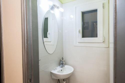 Amazing apartment at Exarcheia - image 6