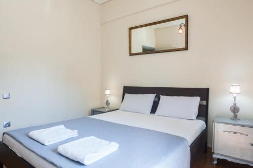 Amazing apartment at Exarcheia - image 11