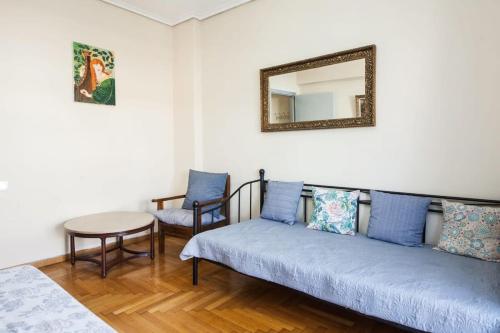 Splendid Apt Located in the Historic Area of Exarcheia - image 7