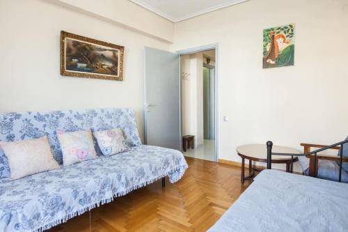 Splendid Apt Located in the Historic Area of Exarcheia - image 8