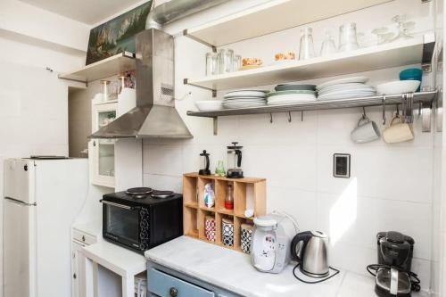 Splendid Apt Located in the Historic Area of Exarcheia - image 10